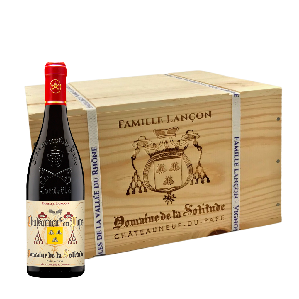 Una bottiglia di Châteauneuf du Pape Rouge con, sullo sfondo, cassa di legno da sei bottiglie.